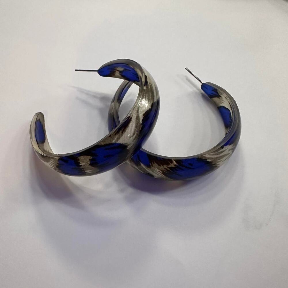 Blue and grey cheetah print